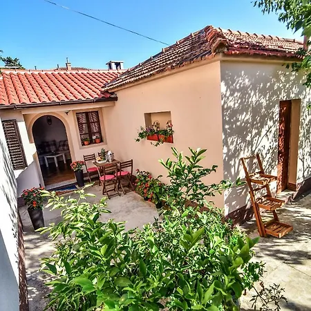 Mare Apartment